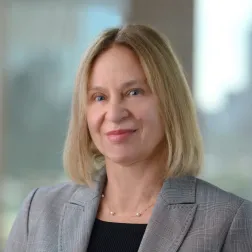 Anna Voronova Headshot